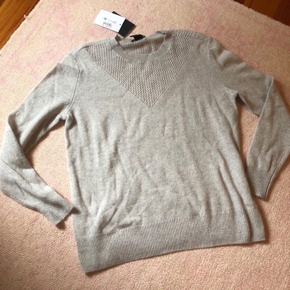 BLOOMINGDALES NWT soft grey cashmere sweater S - Picture 5 of 7
